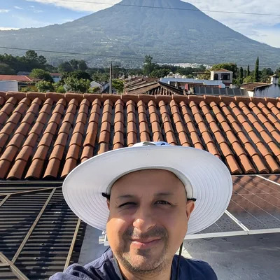 Estuardo Enriquez